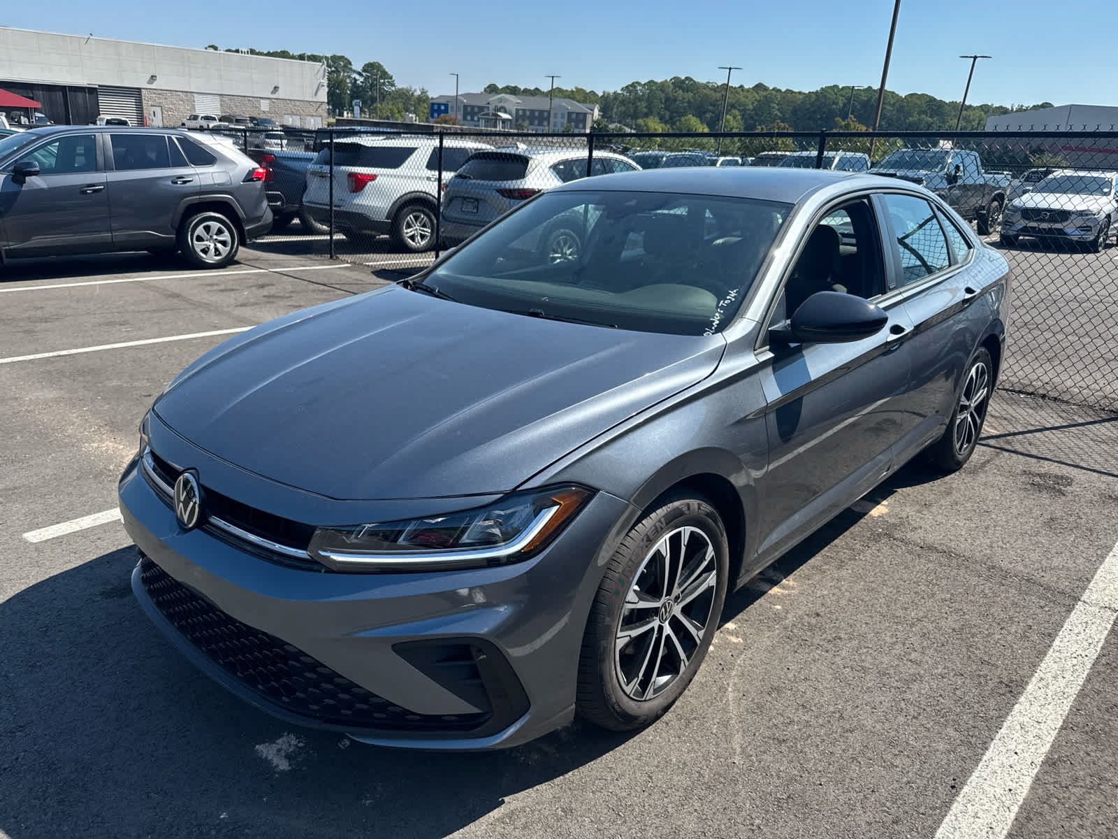 Used 2025 Volkswagen Jetta Sport FWD image 2