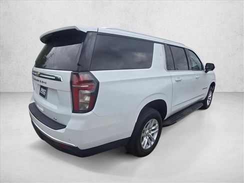 Used 2024 Chevrolet Suburban LT RWD image 5