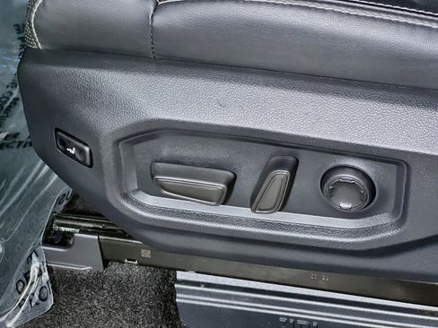 Used 2024 Toyota Tundra Capstone AWD/4WD image 15