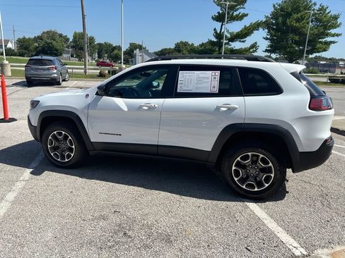 Used 2021 Jeep Cherokee Trailhawk w/ Trailer Tow Group AWD/4WD image 19