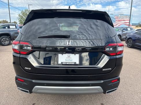 Certified 2024 Honda Pilot Touring image 4