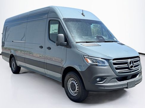 New 2025 Mercedes-Benz Sprinter 2500 image 3