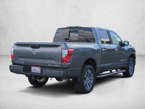 Used 2018 Nissan Titan SL AWD/4WD image 5