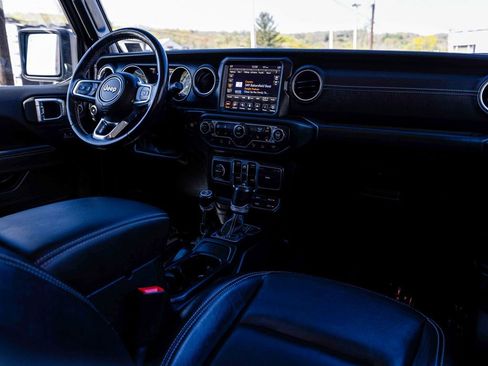 Used 2021 Jeep Wrangler Unlimited Sahara AWD/4WD image 19