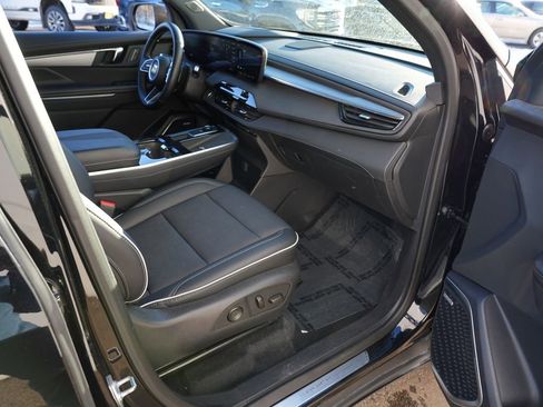 Used 2025 Buick Enclave Preferred image 30