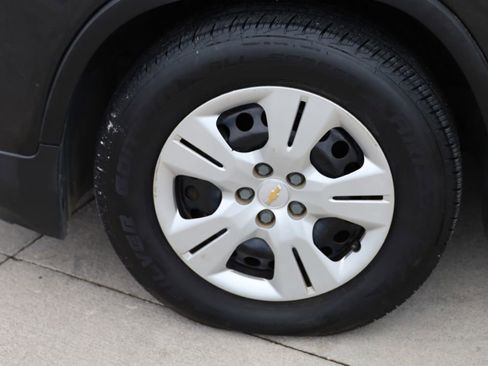 Used 2016 Chevrolet Trax LS image 28