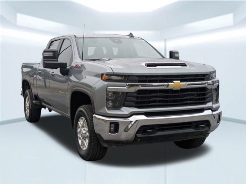 Used 2024 Chevrolet Silverado 3500 LT w/ Convenience Package image 8