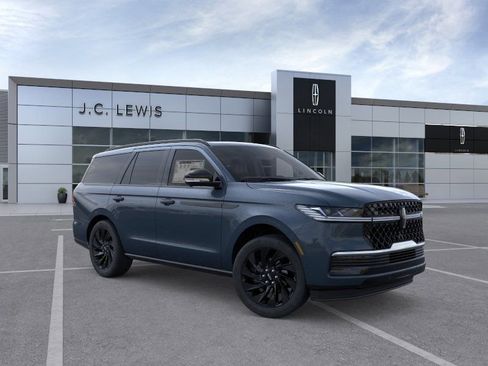 New 2026 Lincoln Navigator Reserve w/ Jet Appearance Package AWD/4WD image 1