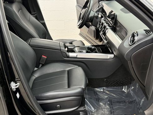 Used 2020 Mercedes-Benz GLB 250 4MATIC image 31