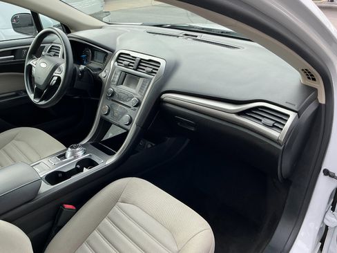 Used 2018 Ford Fusion S image 21