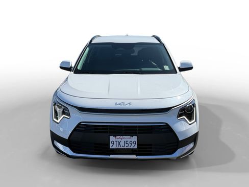 Used 2025 Kia Niro EX FWD image 8