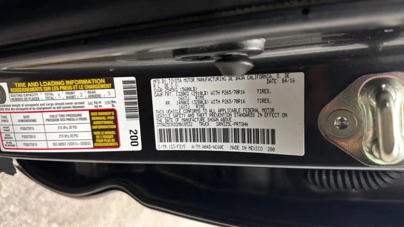Used 2016 Toyota Tacoma TRD Off-Road w/ Towing Package RWD image 24