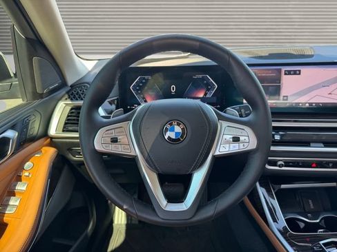 Used 2025 BMW X7 xDrive40i AWD/4WD image 13