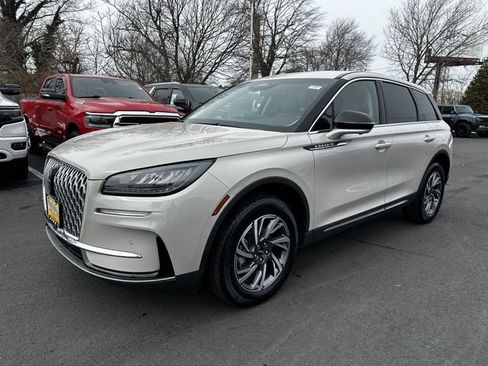 Certified 2024 Lincoln Corsair AWD w/ Equipment Group 101A image 9