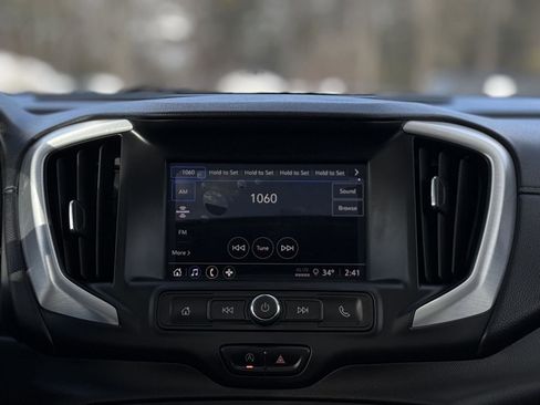 Certified 2023 GMC Terrain SLE w/ Driver Convenience Package image 18