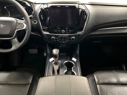 Used 2023 Chevrolet Traverse RS FWD image 14