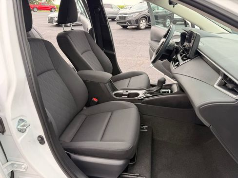 Used 2024 Toyota Corolla LE FWD image 29