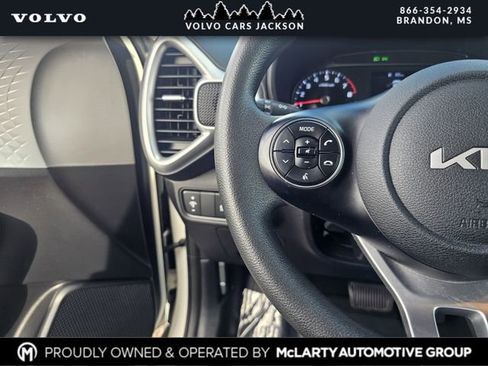 Used 2022 Kia Soul LX image 18