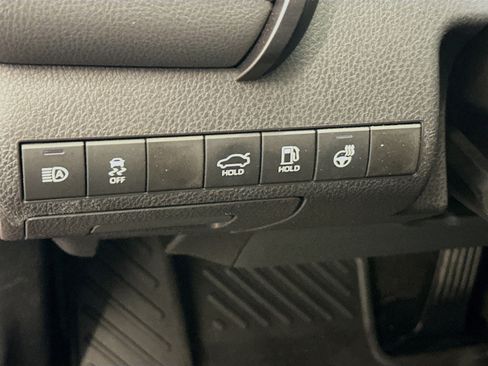 Used 2021 Toyota Camry SE w/ Cold Weather Package AWD/4WD image 17