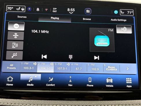 Used 2026 Chrysler Pacifica Limited FWD image 26