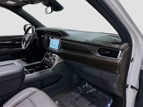 Used 2024 GMC Yukon Denali image 33