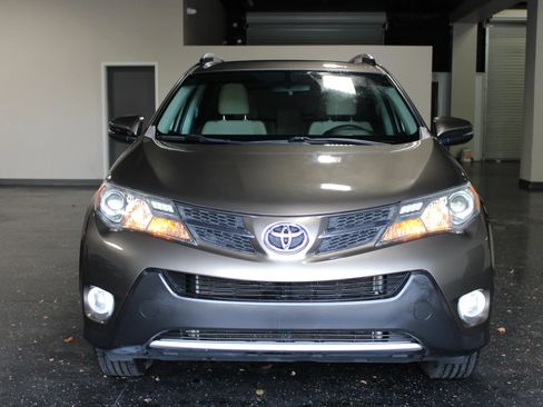 Used 2015 Toyota RAV4 XLE FWD image 7