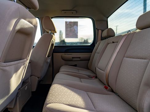 Used 2007 Chevrolet Silverado 3500 LT w/ 1LT Audio Package image 17