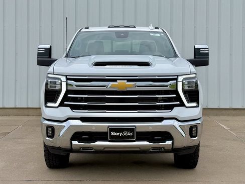 Used 2024 Chevrolet Silverado 2500 LTZ w/ LTZ Plus Package AWD/4WD image 9