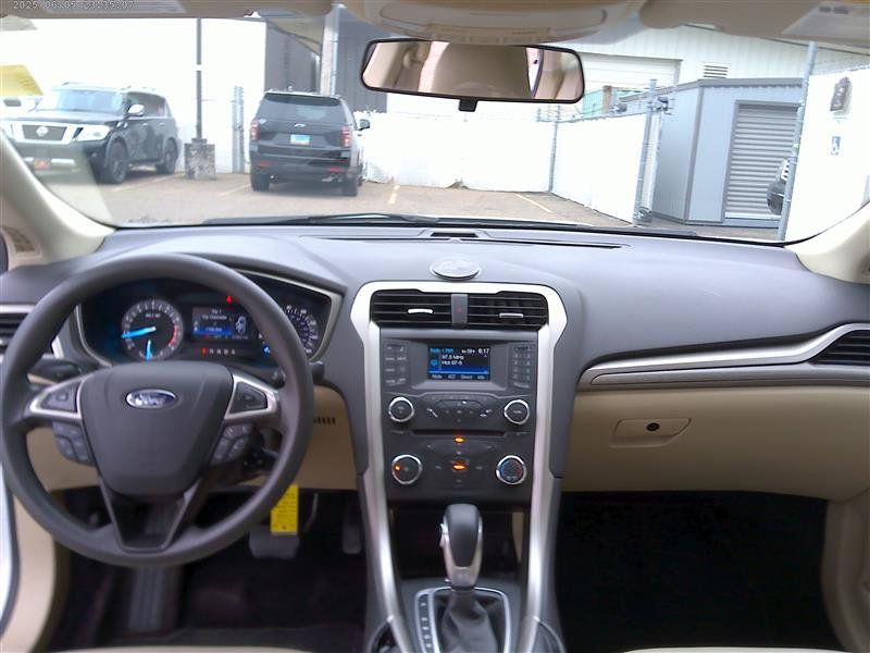 Used 2013 Ford Fusion SE FWD image 9