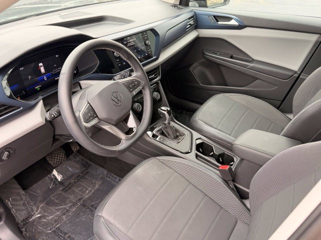 Certified 2023 Volkswagen Taos SE w/ Panoramic Sunroof Package FWD image 6