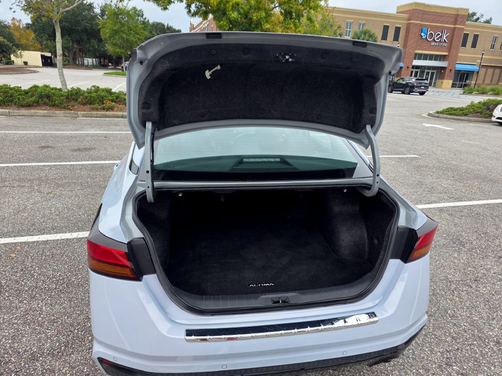 Used 2023 Nissan Altima 2.5 SR w/ SR Premium Package FWD image 33