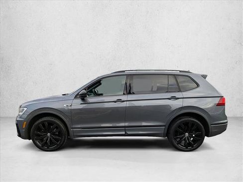 Used 2020 Volkswagen Tiguan SE R-Line AWD/4WD image 9