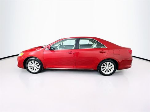 Used 2013 Toyota Camry XLE image 4