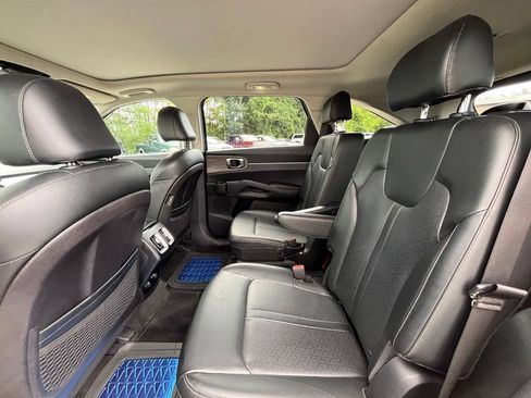 Used 2022 Kia Sorento EX w/ Panoramic Sunroof Package FWD image 31
