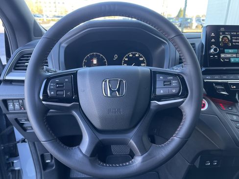 Certified 2025 Honda Odyssey Sport-L image 17