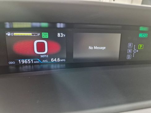 Used 2022 Toyota Prius LE FWD image 16