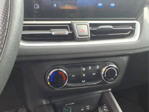 Certified 2025 Chevrolet TrailBlazer LS w/ LS Convenience Package FWD image 16