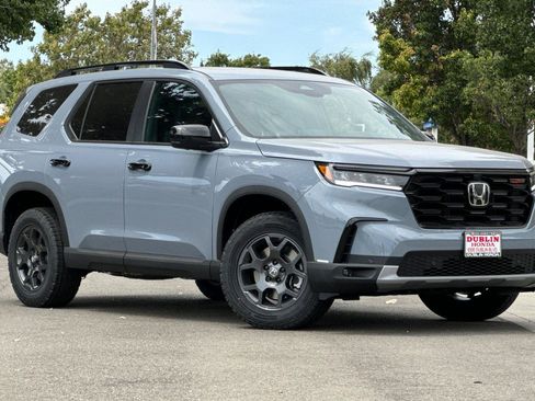 New 2025 Honda Pilot TrailSport image 2