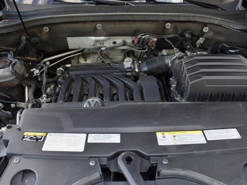 Used 2021 Volkswagen Atlas Cross Sport SE w/ Panoramic Sunroof Package image 16