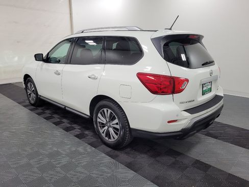 Used 2017 Nissan Pathfinder SV AWD/4WD image 3