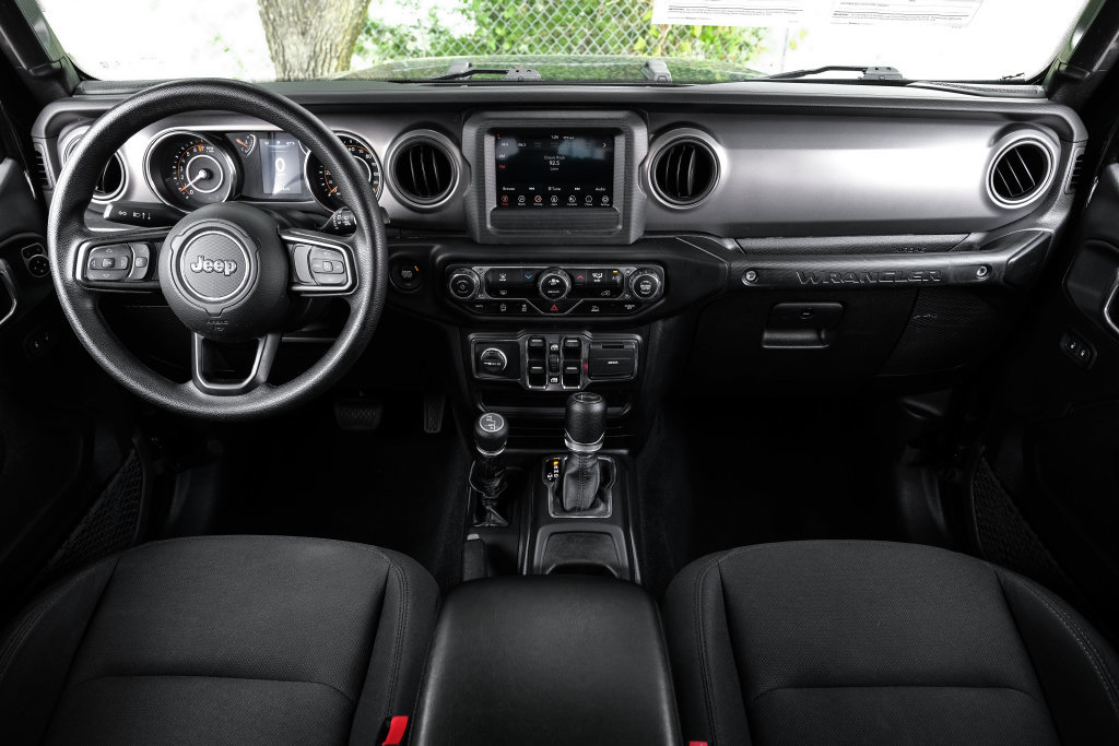 Used 2022 Jeep Wrangler Unlimited Sport AWD/4WD image 4