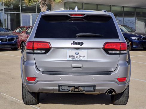 Used 2019 Jeep Grand Cherokee Altitude image 5