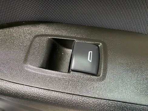 Used 2023 Chevrolet Equinox RS image 27