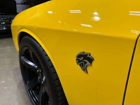Used 2017 Dodge Challenger SRT Hellcat RWD image 77