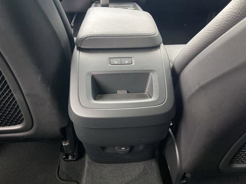 Used 2025 Volvo XC60 B5 Plus image 34