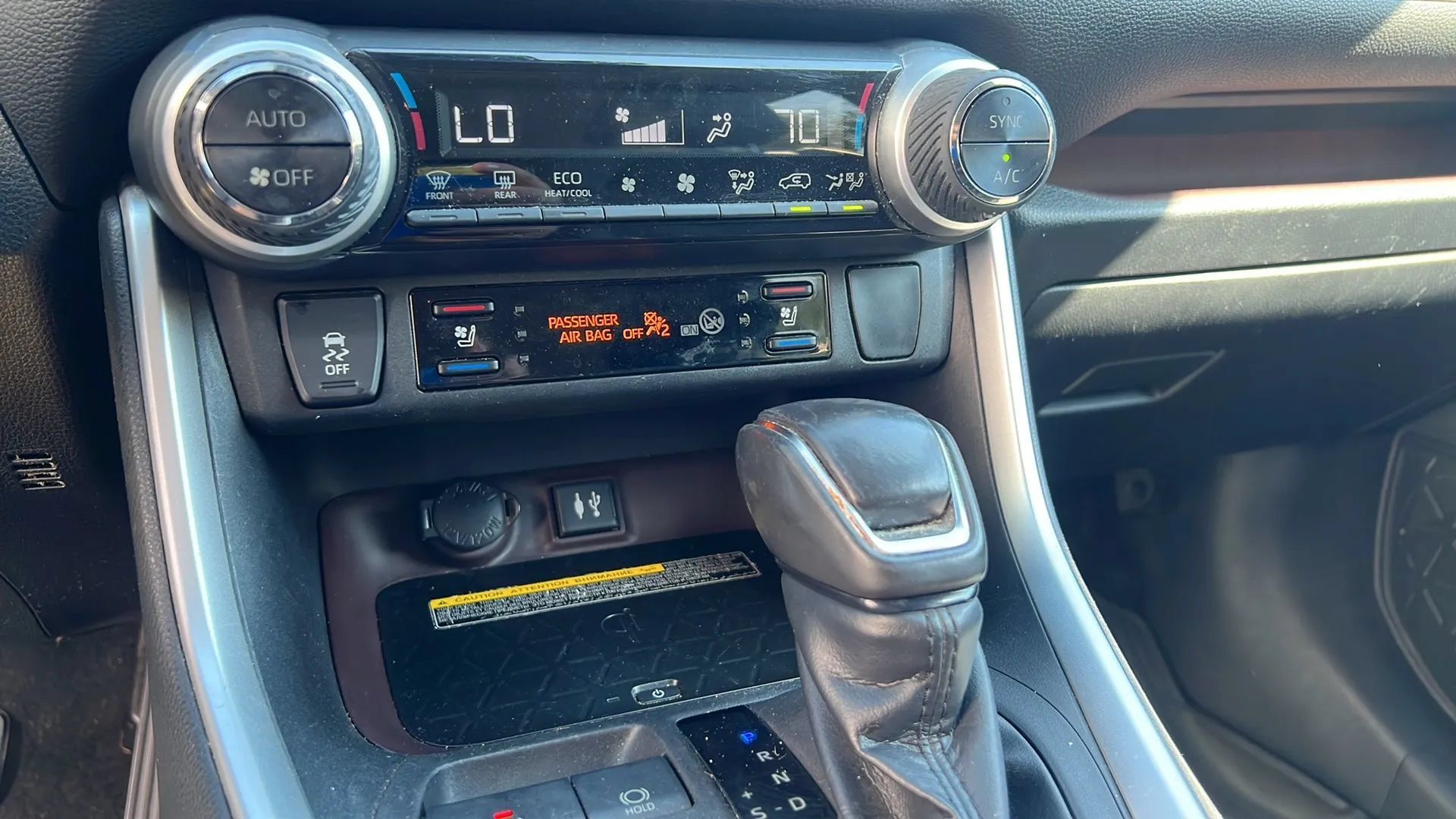 Used 2019 Toyota RAV4 Limited w/ Advanced Technology Package AWD/4WD image 28