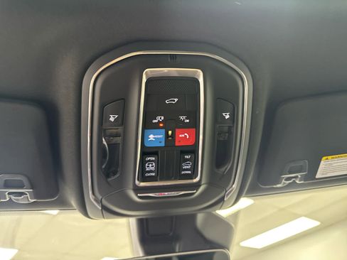 New 2025 Jeep Grand Cherokee Laredo X w/ Luxury Tech Group I image 12