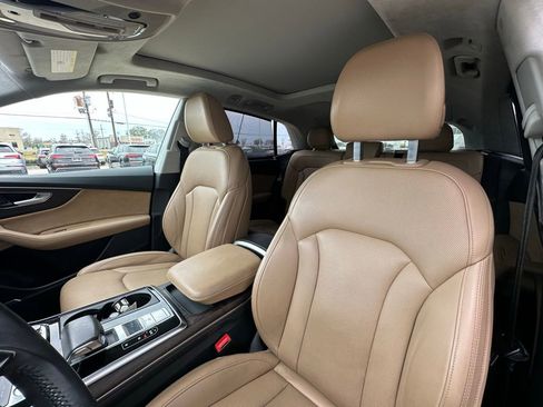 Used 2019 Audi Q8 Prestige w/ Luxury Package image 13