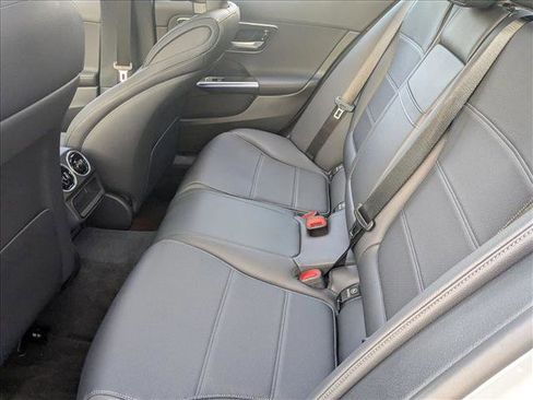 Used 2025 Mercedes-Benz C 300 4MATIC Sedan image 19