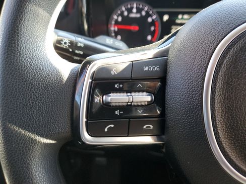 Used 2023 Kia Sorento LX image 26